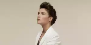 Instrumental: Jessie Ware - Meet Me in the Middle